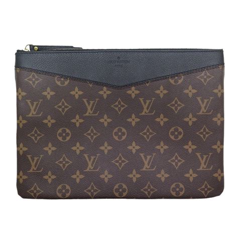 pochette daily louis vuitton